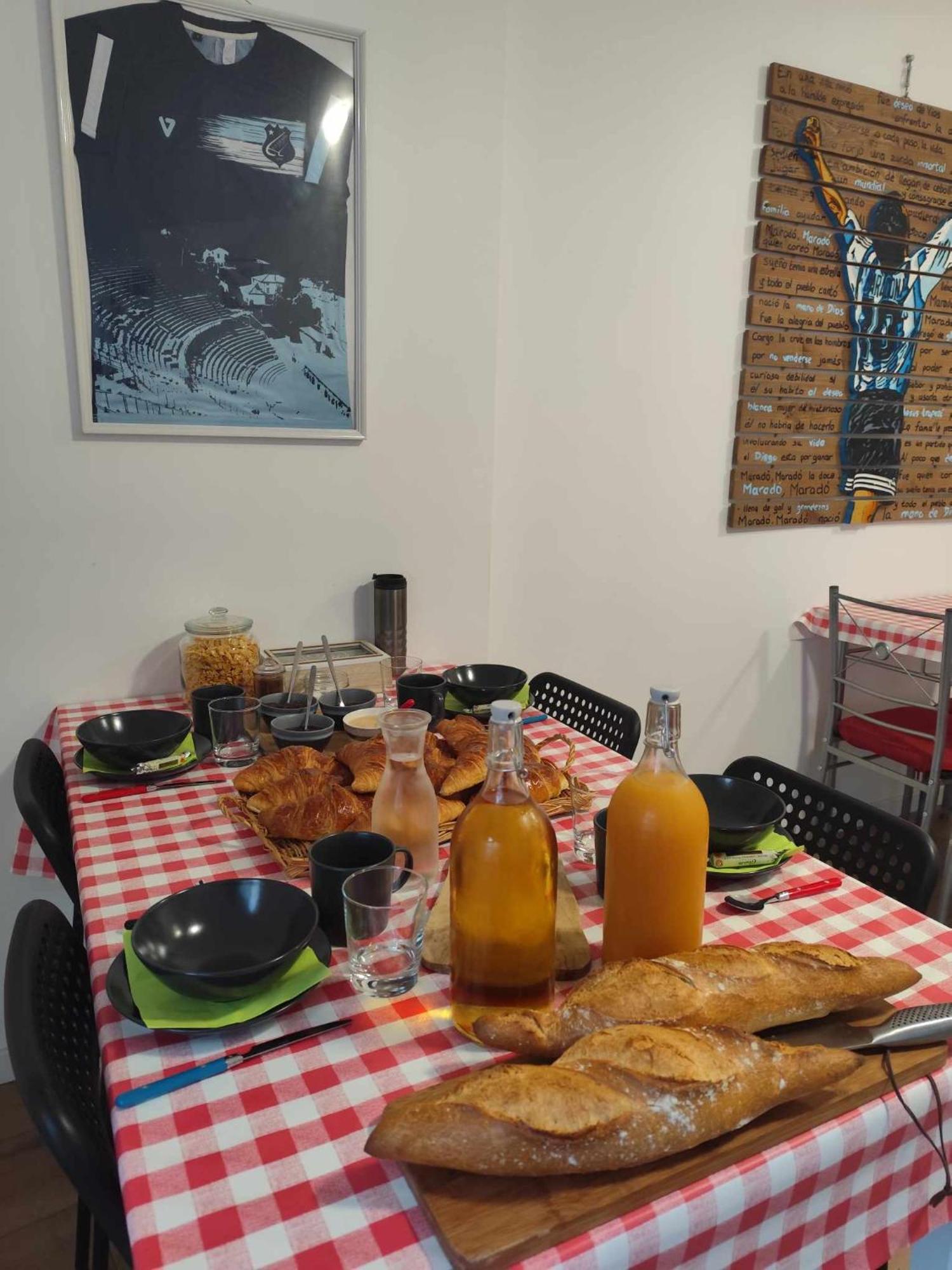 Houlala - Relais D'Etape - Chambres D'Hotes Pont-Eveque エクステリア 写真