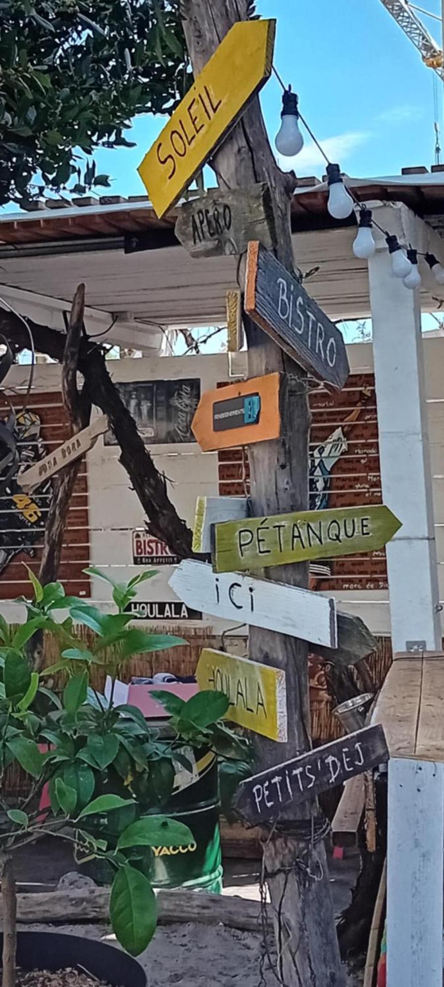Houlala - Relais D'Etape - Chambres D'Hotes Pont-Eveque エクステリア 写真